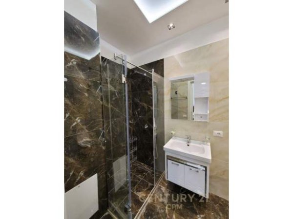 Tirane, jepet me qera Vile 2 Katshe Kati 0, 406 m² 4.000 Euro (White House, Qendra Tregtare TEG)