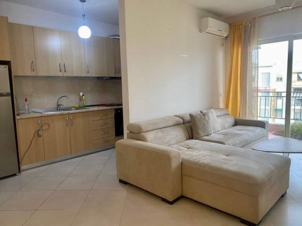 Tirane, jepet me qera apartament 2+1+BLK Kati 11, 85 m² 400 Euro (Ish Fusha e Aviacionit)