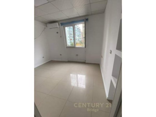 Tirane, jepet me qera apartament 2+1+BLK Kati 2, 85 m² 500 Euro (Square 21)