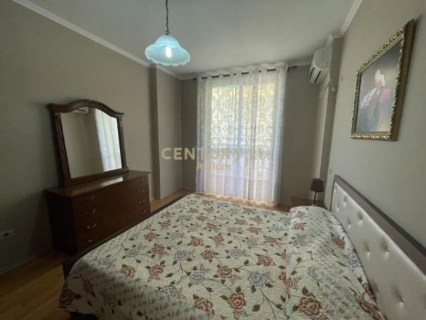 Tirane, jepet me qera apartament 2+1 Kati 6, 104 m² 500 Euro (Myslym Shyri)