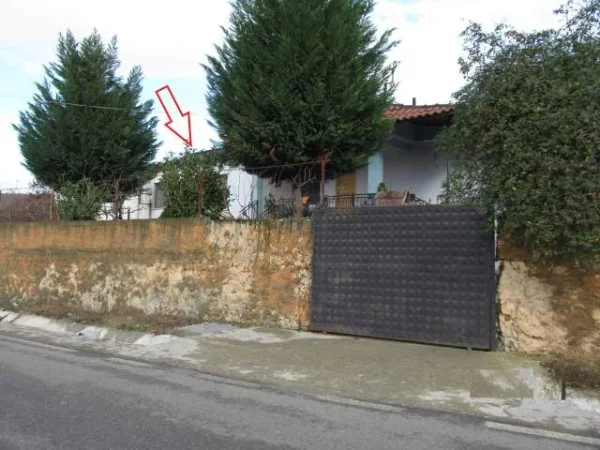 Shitet Truall dhe Ndertese, Cmimi Fillestar 3.600.000 Leke (Tarazh, Mirdite)