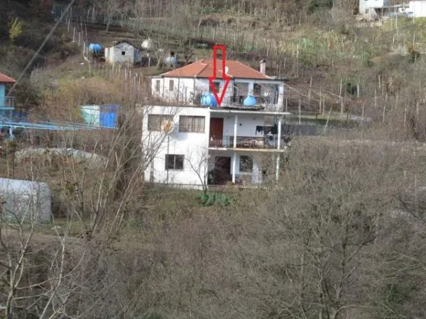 Shitet Truall 300 m² dhe Ndertese 2-kat 122 m², Cmimi Fillestar 4,928,000 Leke (Fushe Lumth, Miredite)