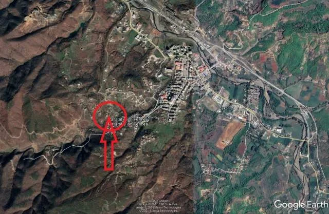 Shitet Truall 300 m² dhe Ndertese 2-kat 122 m², Cmimi Fillestar 4,928,000 Leke (Fushe Lumth, Miredite)