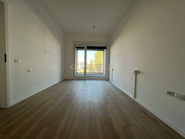 Tirane, jepet me qera apartament 3+1 Kati 4, 117 m² 500 Euro (Kompleksi Magnet)