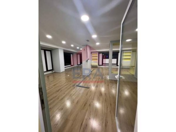 📌Tirane, jepet me qera ambjent biznesi Kati 2, 280 m² 4500 Euro