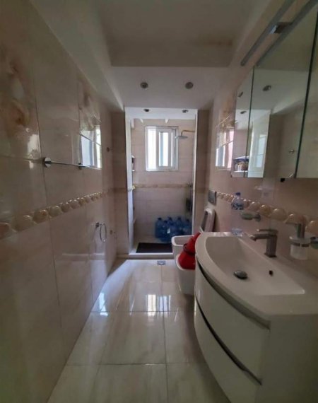 Durres, jepet me qera apartament 2+1+BLK Kati 2, 250 Euro (Rruga Llacit,Ish Rajoni)