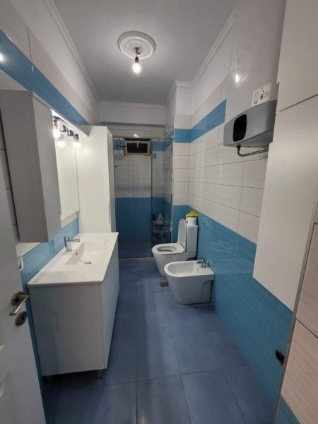 Tirane, jepet me qera apartament 2+1 Kati 4, 100 m² 500 Euro (Golden Park Amerikan 3)