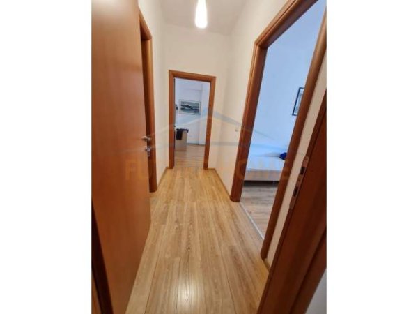 Tirane, jepet me qera apartament 2+1+BLK Kati 5, 125 m² 700 Euro (Rruga e Bogdaneve)