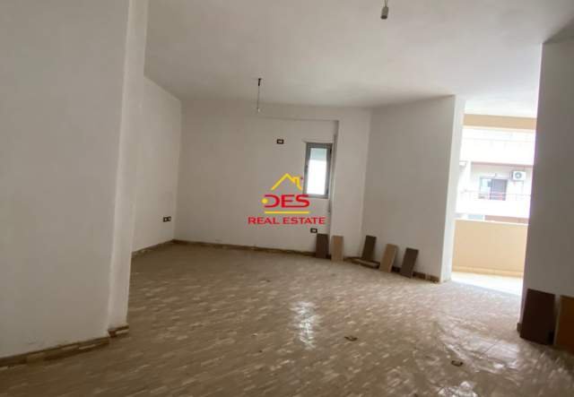 Vlore, shitet apartament Kati 8, 96 m² 81.659 Euro (Bulevardi Isamil Qemali, Vlorë)