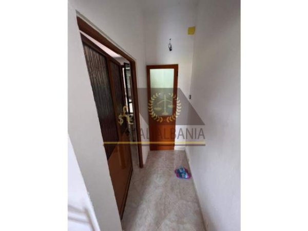 Tirane, shitet shtepi 2 Katshe Kati 2, 250 m² 180.000 Euro