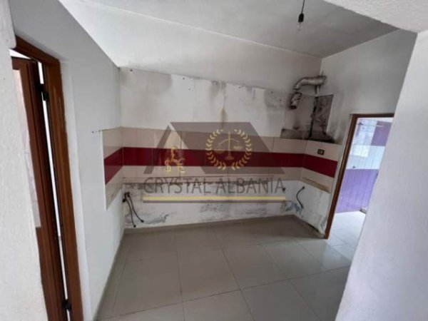 Tirane, shitet shtepi 2 Katshe Kati 2, 250 m² 180.000 Euro