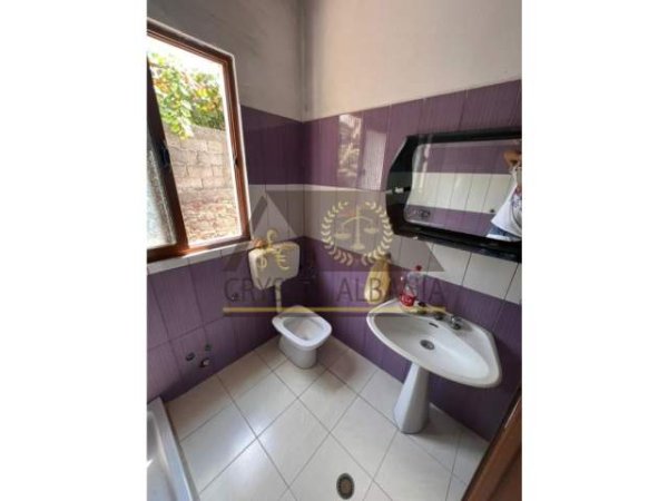 Tirane, shitet shtepi 2 Katshe Kati 2, 250 m² 180.000 Euro