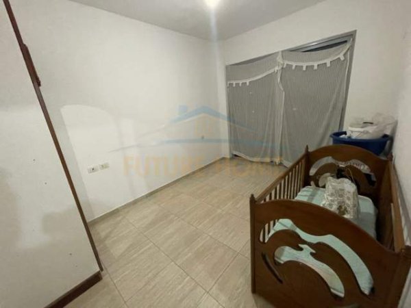 Tirane, jepet me qera apartament 2+1+A+BLK Kati 5, 91 m² 400 Euro (Unaza e Re)