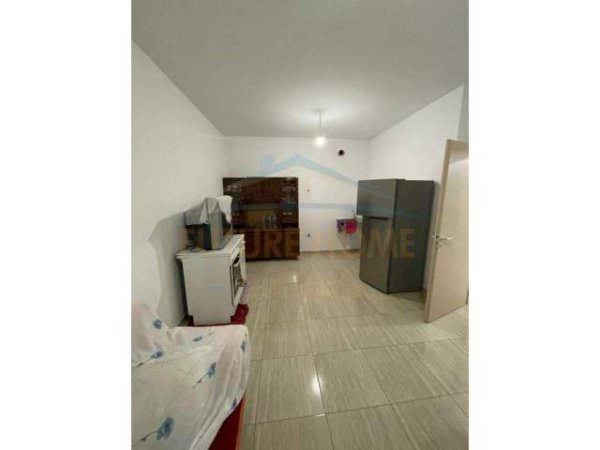 Tirane, jepet me qera apartament 2+1+A+BLK Kati 5, 91 m² 400 Euro (Unaza e Re)