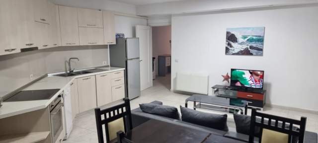 Tirane, jepet me qera apartament 2+1 Kati 5, 80 m² 500 Euro (Vasil Shanto)