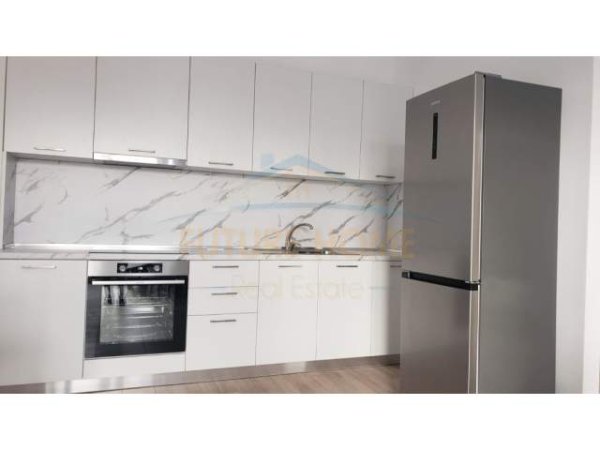 Tirane, jepet me qera apartament Kati 5, 95 m² 420 Euro (Jordan Misja)