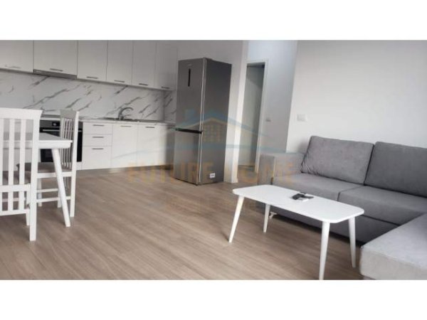Tirane, jepet me qera apartament Kati 5, 95 m² 420 Euro (Jordan Misja)