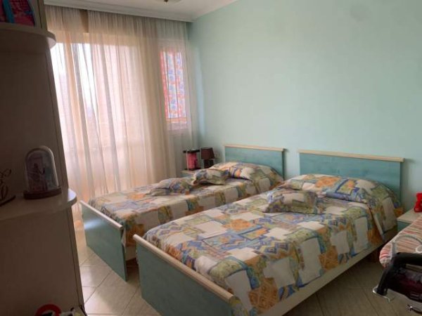 Tirane, shitet apartament 2+1 Kati 6, 111 m² 200.000 Euro (selvia)