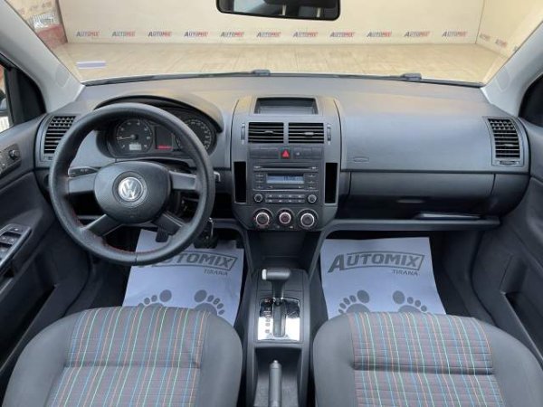 Tirane, shes makine Volkswagen POLO Viti 2005, 4.300 Euro