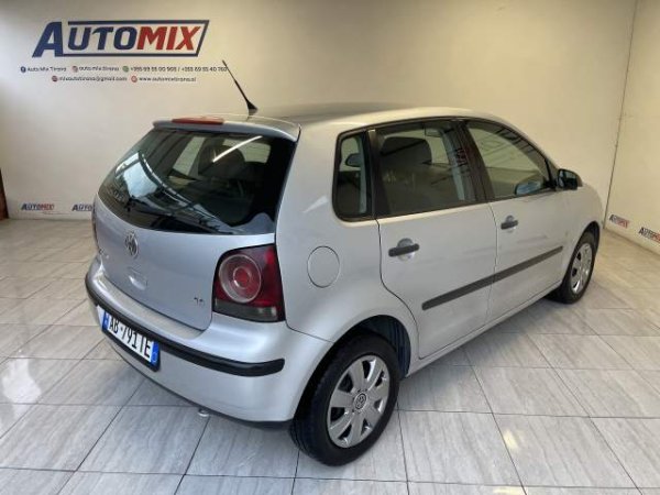 Tirane, shes makine Volkswagen POLO Viti 2005, 4.300 Euro