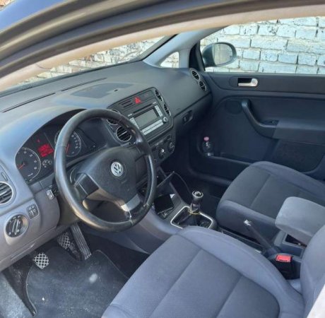Tirane, shes makine Volkswagen Golf plus Viti 2007, 3.900 Euro