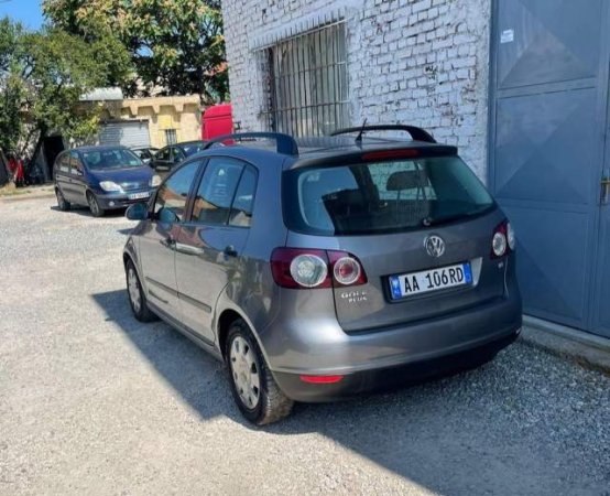 Tirane, shes makine Volkswagen Golf plus Viti 2007, 3.900 Euro