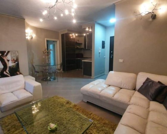 Tirane, jepet me qera apartament 2+1+BLK Kati 5, 110 m² 500 Euro (KOMUNA E PARISIT)