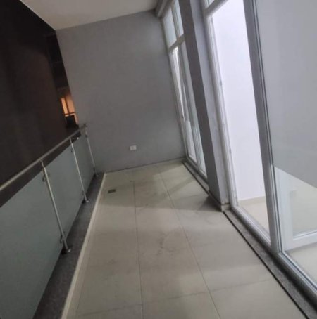 Tirane, jepet me qera apartament 1+1+BLK Kati 4, 55 m² 400 Euro (KOMUNA E PARISIT)