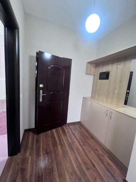 Tirane, jepet me qera apartament 1+1+BLK Kati 8, 78 m² 400 Euro (BULEVARDI MIGJENI)