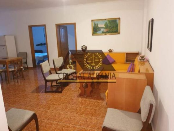 Tirane, jepet me qera apartament 1+1 Kati 1, 88 m² 350 Euro