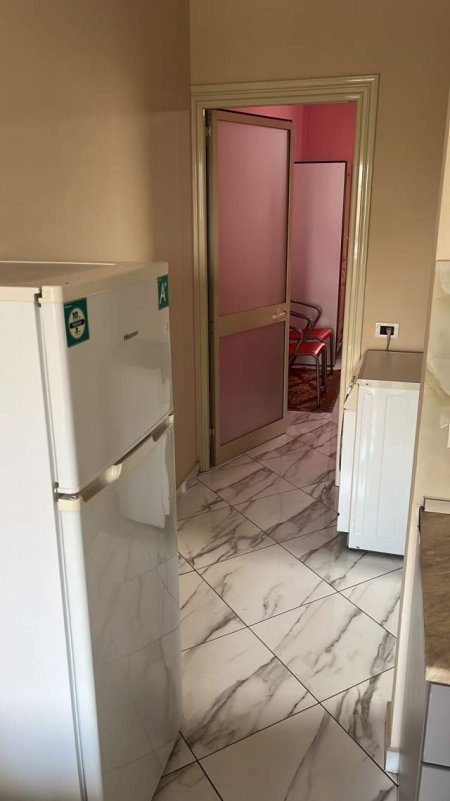 Tirane, jepet me qera apartament 1+1+BLK Kati 3, 45 m² 33.000 Leke (Rruga e Dibres prane fakultetit te mjekesise)