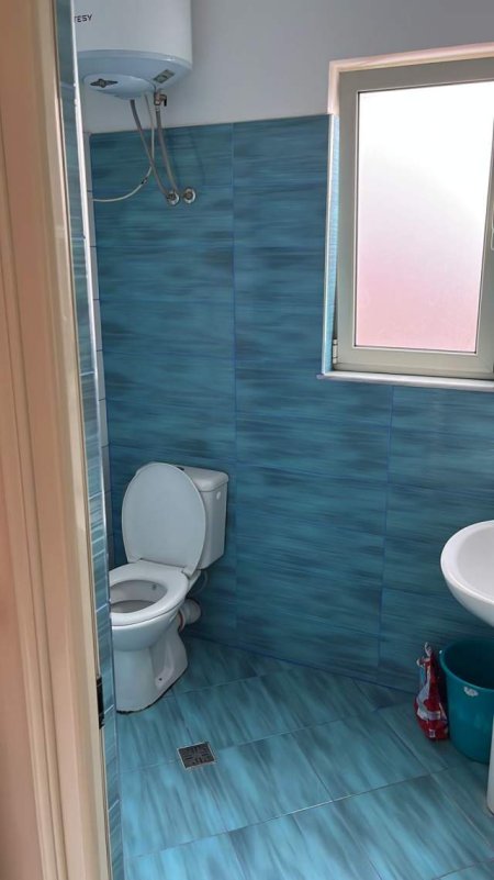 Tirane, jepet me qera apartament 1+1 Kati 3, 40 m² 30.000 Leke (Fakulteti i Mjekesise)
