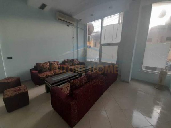 Durres, jepet me qera ambjent biznesi Kati 1, 155 m² 500 Euro (Plazh, Iliria)