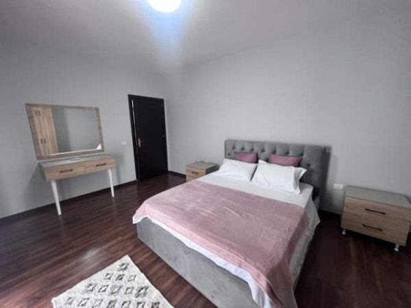Tirane, jepet me qera apartament 1+1+BLK Kati 8, 78 m² 400 Euro (astir)