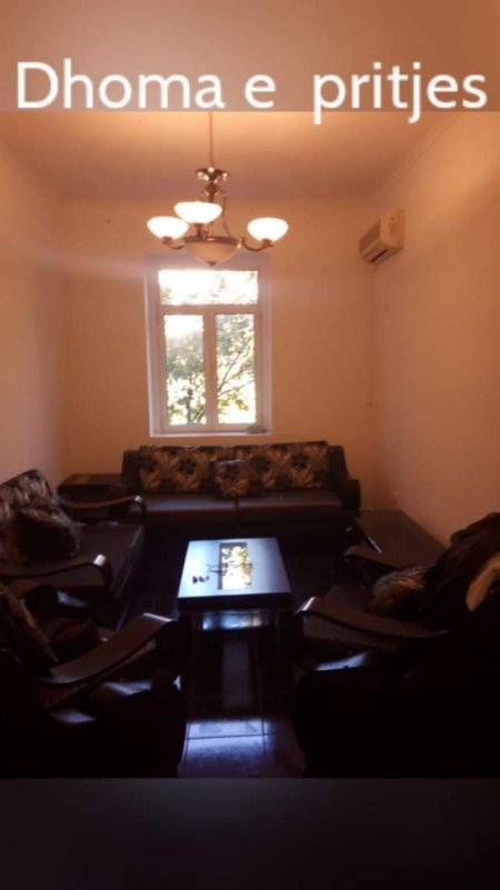 Tirane, jepet me qera apartament 4+1+BLK Kati 3, 85 m² 800 Euro (Pallatet Agimi, Bllok)