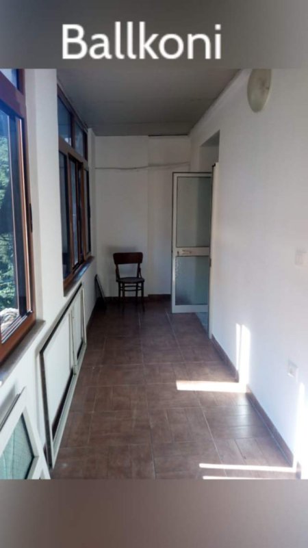 Tirane, jepet me qera apartament 4+1+BLK Kati 3, 85 m² 800 Euro (Pallatet Agimi, Bllok)