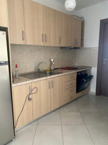 Tirane, jepet me qera apartament 2+1+BLK Kati 11, 85 m² 400 Euro (Ish Fusha e Aviacionit)