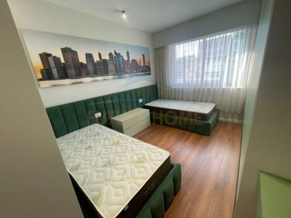 Tirane, jepet me qera apartament Kati 8, 120 m² 2.000 Euro