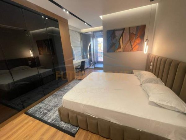 Tirane, jepet me qera apartament Kati 8, 120 m² 2.000 Euro