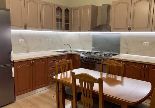 Tirane, jepet me qera apartament 2+1+BLK Kati 2, 90 m² 40.000 Leke (SIRI KODRA)
