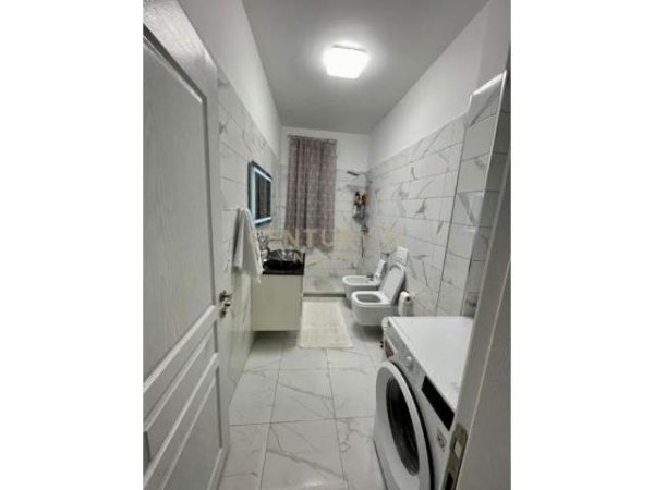 Tirane, shitet apartament 2+1+BLK Kati 2, 96 m² 124.000 Euro (Oxhaku)