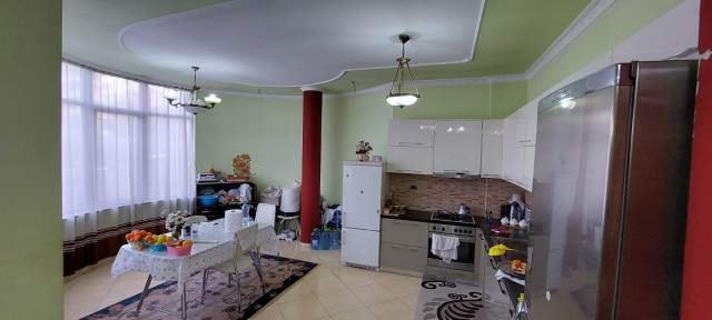 Tirane, shes Shtepi 2 Katshe , 292 m² 320.000 Euro (Vilat Gjermane)