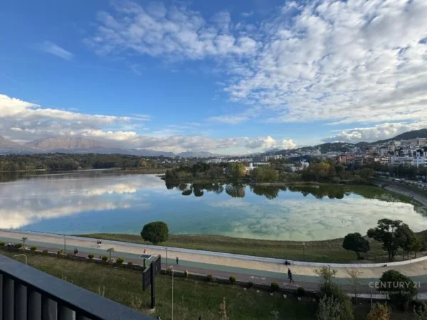 Tirane, shes apartament 3+1+Aneks+Ballkon Kati 6, 264 m² 799.000 € (Lake View)