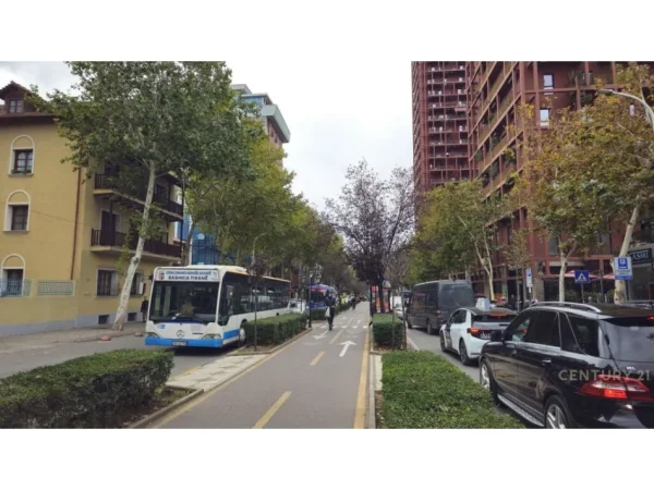 Tirane, shes apartament 2+1+Aneks+Ballkon Kati 8, 125 m² 313.000 € (Rruga e Kavajës)