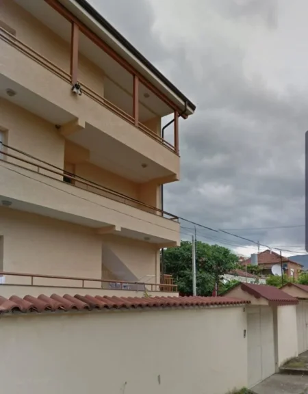 Tirane, shitet shtepi , (Rruga Ali Demi)