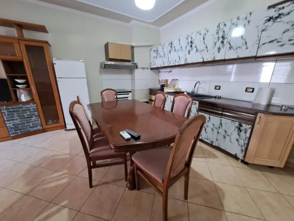 Tirane, Apartament 2+1+2 me qira Kati 2, 110 m² 400 € (Thoma Filipeu)