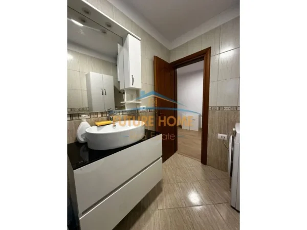 Tirane, jepet me qera apartament 1+1 Kati 2, 60 m² 650 € (MYSLYM SHYRI TIRANE)