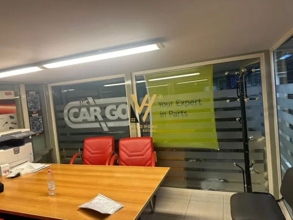 Tirane, shitet dyqan Kati 0, 166 m² 780.000 € (DELIJORGJI)