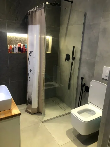 Tirane, jepet me qera apartament 2+1 Kati 3, 100 m² 650 € (Ura e Nisharakut)