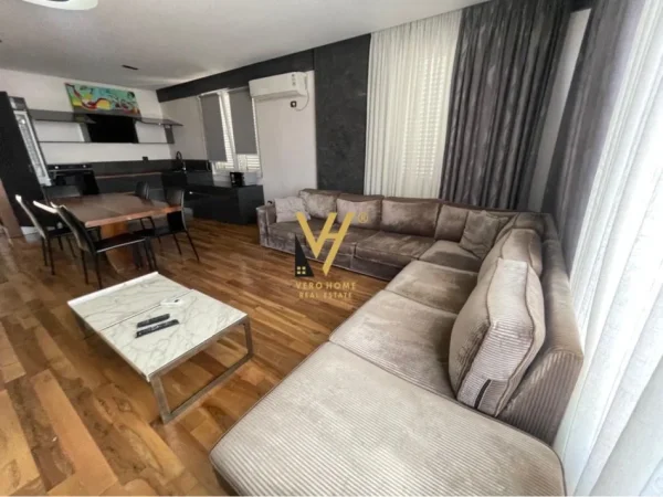 Tirane, jepet me qera apartament 3+1+Ballkon Kati 1, 150 m² 1.500 € (KODRA E DIELLIT 1)